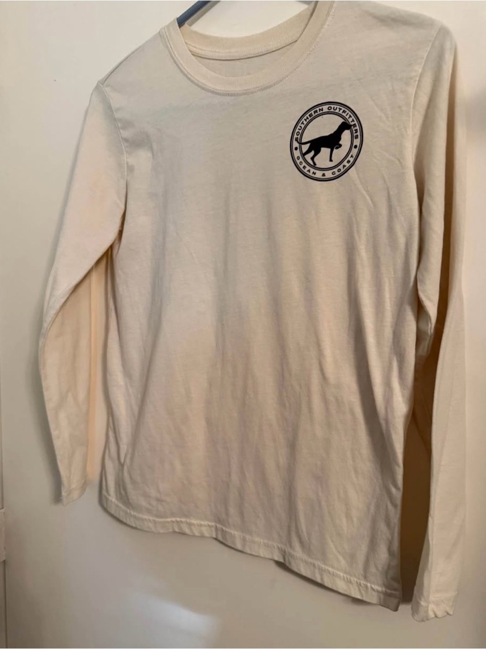 Southern Outfitters Cream Long-Sleeve Crewneck Tee with Dog Emblem - Kids